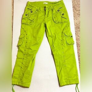 Cargo capri pants in Lime green